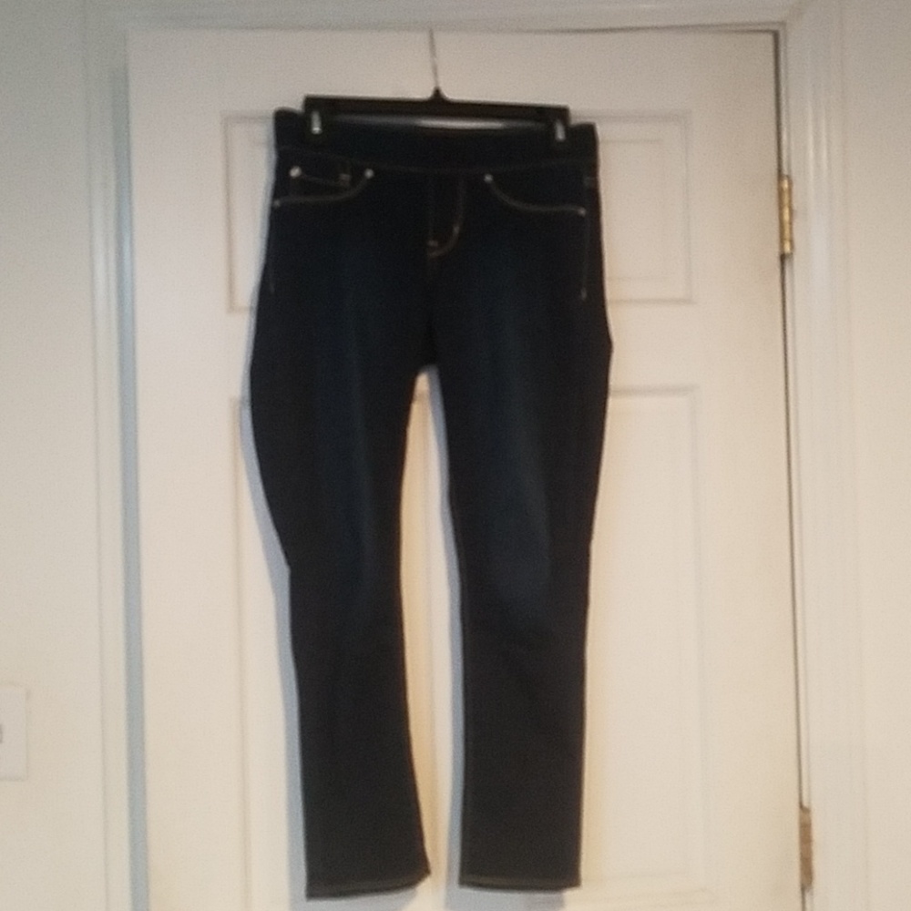 Levi's Dark Denim Modern pull-on cropped